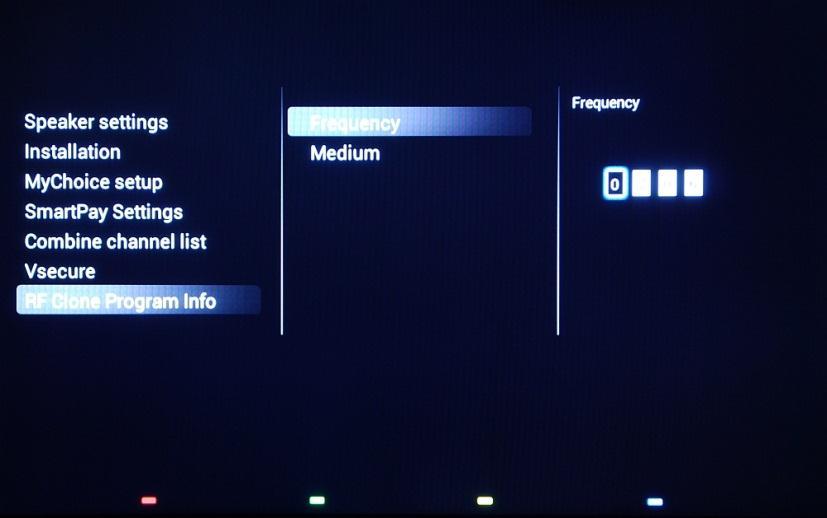 [Frequency] The frequency for SmartInstall can be modified in this menu. Note: Default value is 706 MHz [Medium] Defines the type of digital channel used for SmartInstall.