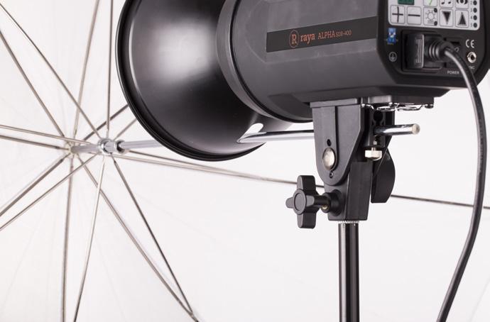 for softboxes. The included umbrella reflector lines up with the unit s umbrella mount located on the monolight s stand mount.