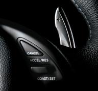 The paddle shifters located on the left and right side of the steering wheel allow you to enjoy comfortable driving on a winding road or lower gears with the pull of the lever.