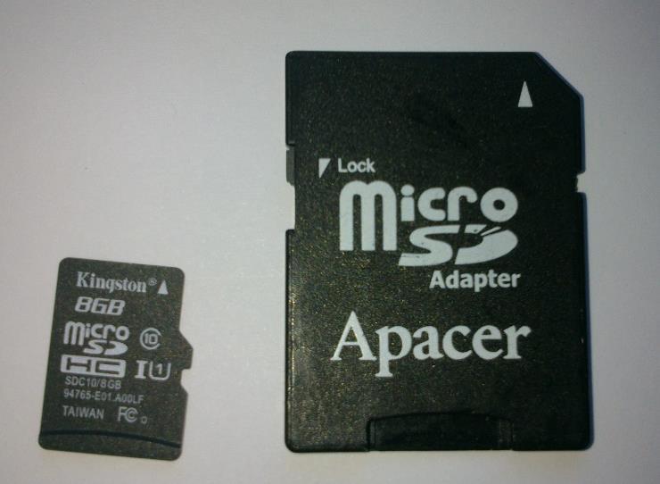 Joonis 4. microsd kaart ja SD adapter. Kui Raspberry on valmis, on vaja sisend- ja väljundseadmeid.