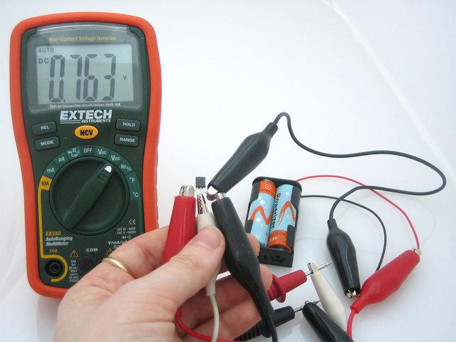 Testing a Temp Sensor Testing these sensors is pretty easy but you'll need a battery pack or power supply. Connect a 2.7-5.