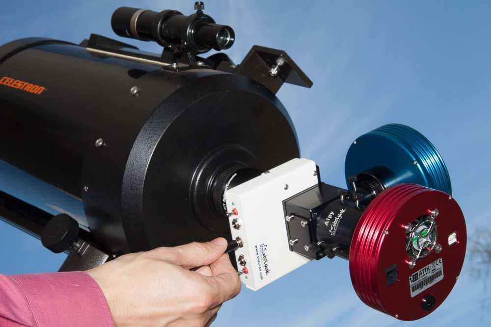 Attach the T-mount / 2 adapter to the Alpy calibration module: When