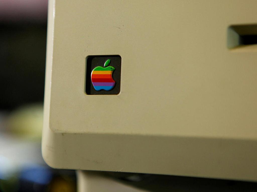 A prototype Macintosh 128K with a