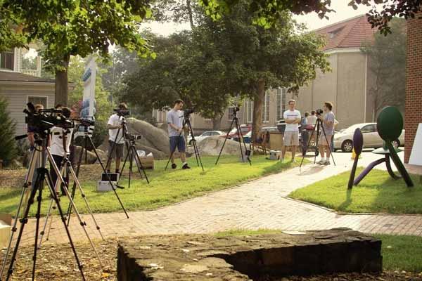 Big Picture Multi-camera environments Dynamic scene Outdoor data capturing with 9 video cameras behind the Ackland Museum,