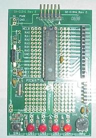 choices that I like when it comes to 28 pin development boards. The first is the Microchip 28 pin version of the starter kit board shown below in Figure 1.