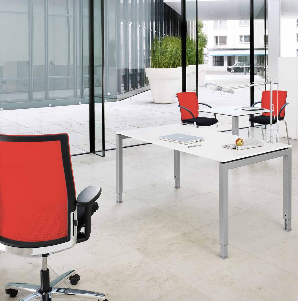 GOOD STYLE AT WORK IS THAT EASY CLASSIC, DOWN-TO-EARTH, FUNCTIONAL YET SOPHISTICATED AS A RESULT OF THE MITRED EDGES