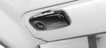 4. Place the SUPERTOOTH ONE on the sunvisor in such a way that its microphone is directed to the mouth of the user. G.