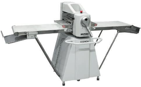The scrapers can be easily removed for rapid cleaning. The conveyors can be lifted up for easy storage of the machine.