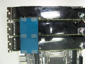 Step2. Connect the auxiliary power source to the PCI Express graphics card.