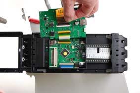 ) 6) Place the replacement screen FFC cable in socket, making sure that it is correctly seated.