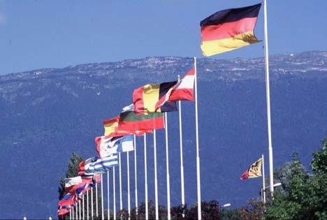 22 member states - World s largest particle physics laboratory - Located at Franco-Swiss border near Geneva - ~2 300