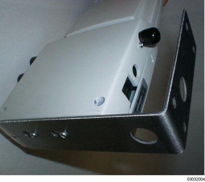 Note: If the screws do not securely hold the bracket, remove the WLAN Access Port (2230/2231) and adjust the screws until they securely hold the bracket.