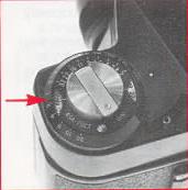 Set Film Speed In the cut-outs in the Aperture Indicator Dial [15a] there are two scales for ferris rated in ASA and DIN.