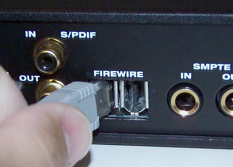 CONNECT THE 828MKII INTERFACE 1 Plug one end of the 828mkII FireWire cable (included) into the FireWire socket on the computer as shown below in Figure 3-1.