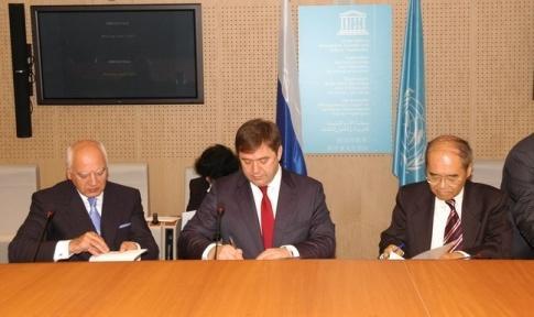 3 ABOUT THE CENTRE 5th September, 2008 ISEDC has a status of a Category 2 Centre under the auspices of UNESCO The relevant agreement was signed between the Russian Government and UNESCO ISEDC is