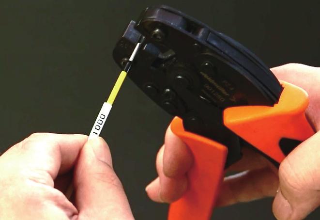 screwdriver. Attaching the ferrule Wire (2) Insert the wire. (3) Remove the screwdriver.