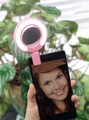 SELFIE MINI MB5120D 8 LED mini selfie light attaches to your