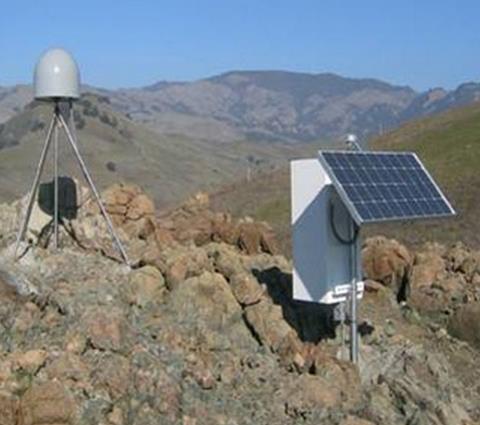 Differential GPS Base station and unknown points must share same occupation time Base stations