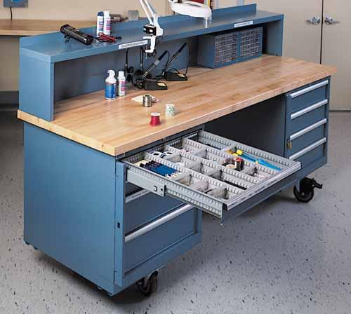 By working with an array of workbenches and cabinets from Lista, the department s facility manager was able to create a space-efficient, aesthetically pleasing workspace conducive to hands-on