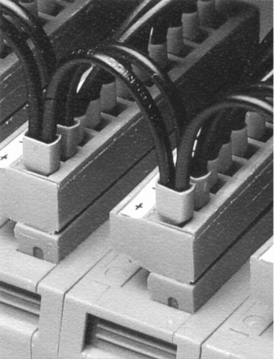 Page 8 Ferrules Bridge connector xx000005 Figure 9: xx000050 Connected cables with ferrules &RQILJXUDWLRQ DQGPRQLWRULQJ WRROV &$3 Use CAP 540 through all stages of a project, from engineering,