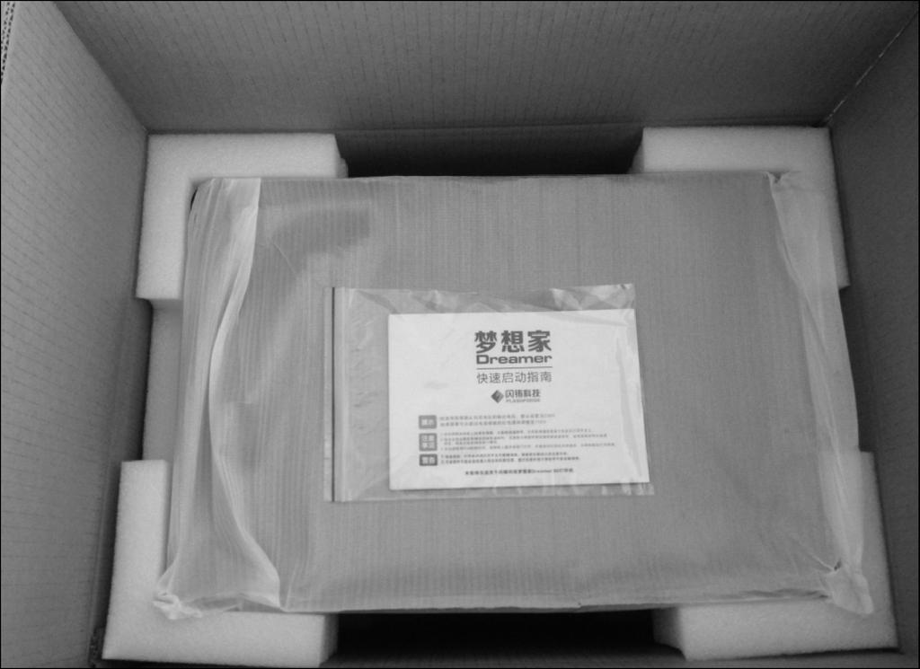 A.Unboxing the Dreamer Congratulations on your purchase of the Flashforge Dreamer 3D printer!