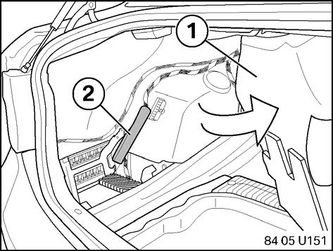 5 Only For E90 Vehicles Produced From 03/05 04/05: 1. Remove left side trunk liner (1). 2.