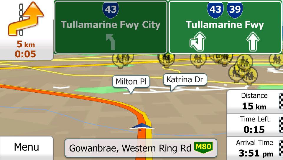 By default, only one data field is displayed in the bottom right corner. Tap this field to see all route data fields.