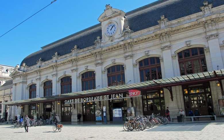RECONSTRUCTION OF BORDEAUX SAINT-JEAN STATION Since 2009 progressive replacement of all electrical systems