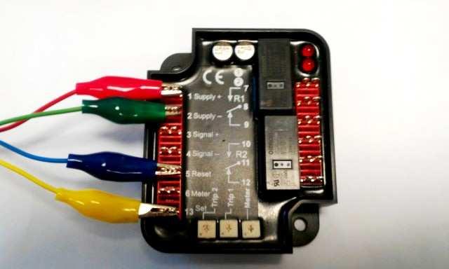 Supply Blue lead - Pin 5 Reset Yellow lead - Pin 13 Set NOTE:- Refer to DSE103MKII