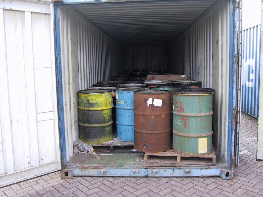 Case: Mixture of expired chemicals 29 containers from the USA via the