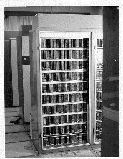 Atlas accumulator cabinet Virtual memory Tom Kilburn, 1962 Atlas, 1962 20