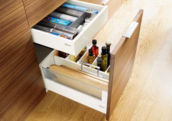 +15 % +55 % +30 % Wde pull-outs Hgh pull-outs Deep drawers 5 6 The storage space requrement depends