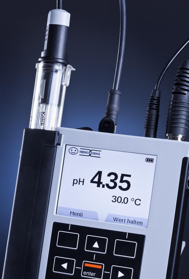8 Overview of the Portavo 907 Quiver The Portavo 907 MULTI is a portable multiparameter meter for use with Memosens sensors or the Model SE 340 optical oxygen sensor.