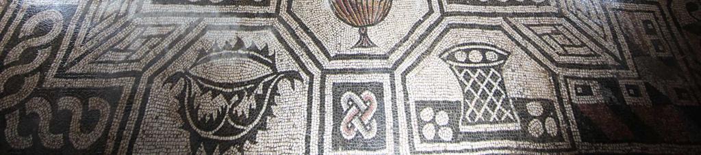 3 Sample03: Chlomatic mosaic Though almost surviving mosaics in Ostia consist of black and white tesserae, there are a few chromatic mosaics which includes various motifs such as myth, plants or