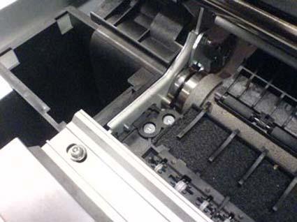 Platen fingers rubbing on the roller surface, leaving black marks on the roller. System Error Codes A gap on the platen beam.