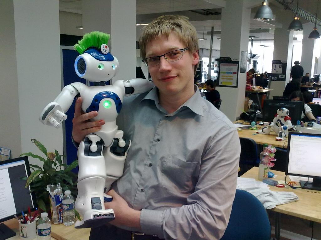 IPCOS is used for whole body control of humanoid NAO robotor at