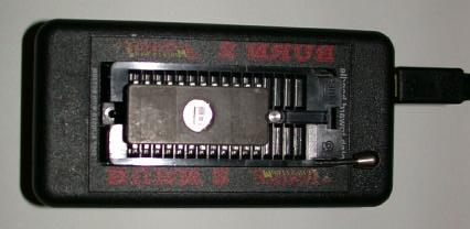 To remove the PROM carrier with the EPROM from the ECM grab the ends of the PROM carrier and gently pull up. To read the EPROM you need to remove the EPROM from the PROM carrier.