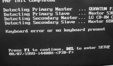 KEYBOARD BASED ERRORS Keyboard errors can happen for a few different reason: 1. Dead keyboard 2. Malfunctioning keyboard (loose keyboard connection, stuck key/s, moist). 3.