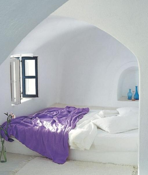V Grécku je štýl bývania strohejší, jednoduchší a zdržanlivejší ako okázalý taliansky štýl.