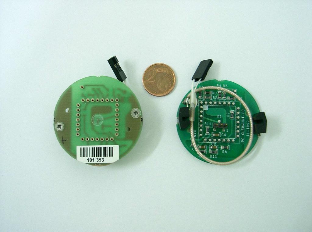 Figure 11: Picture of TileCal dividers. Figure 12: The 3-in-1 card. 2.3.2 Mother Boards Signals and services are transmitted along the electronics drawer using a 3-layer structure.