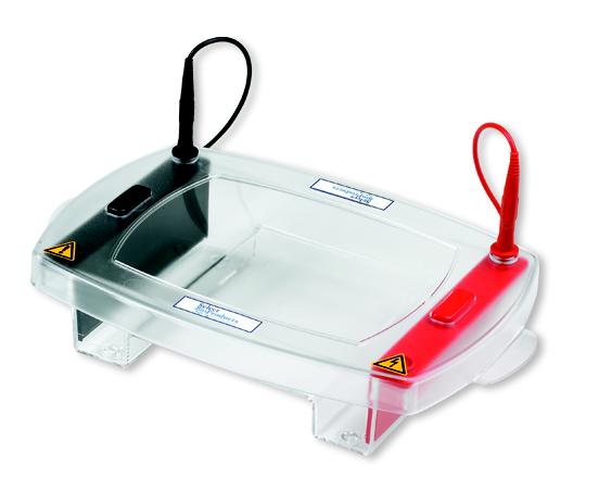 Supplied with one 7 x 7 cm gel tray, well visualization strips and two 8 tooth combs SBE1007-10 Select BioProducts Midi 10 With only a slightly wider footprint than the