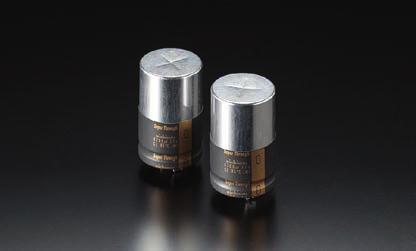 SUPER AUDIO CD PLAYER Custom-made Block Capacitors The analogue circuit is fed by an oversize power supply with customized block capacitors with 4.700µF each.