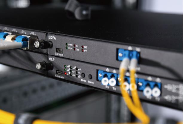 COM also offers a multitude of FTTH accessories like fiber optic splitter, terminal box, fiber connector and attenuators to meet different deployment