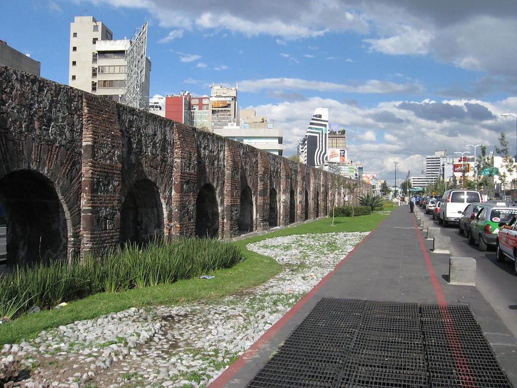 Printing Press 1600-1800: Chapultepec Aqueduct