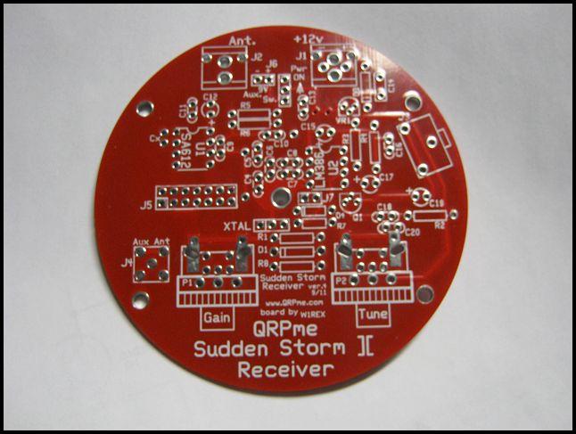 OK! Here is a close-up picture of an actual ver4 board. It s RED! I made a missteak on the order to the board house and received a batch of red boards!
