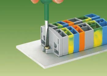 Mounting of an end terminal block with
