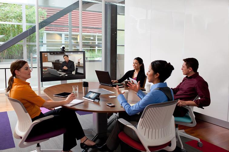 Features and Benefits Figure 2. Cisco TelePresence MX200 in Small Team Room Environment Figure 3.