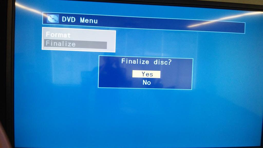 Use the arrows to select [Yes], then press [OK]. At this point it will begin finalizing your disc.