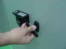 4. Operating Instructions 4) Turn the Dial right (CW) until it stops. The lock s bolt is now retracted and the lock is open. 5) Turn the handle left (CCW) and open the door.