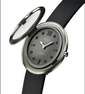 6 Figure 3 Visually impaired touch the hands of the tactile analog watch to tell the time Image courtesy of Auguste Reyond: http://watchluxus.